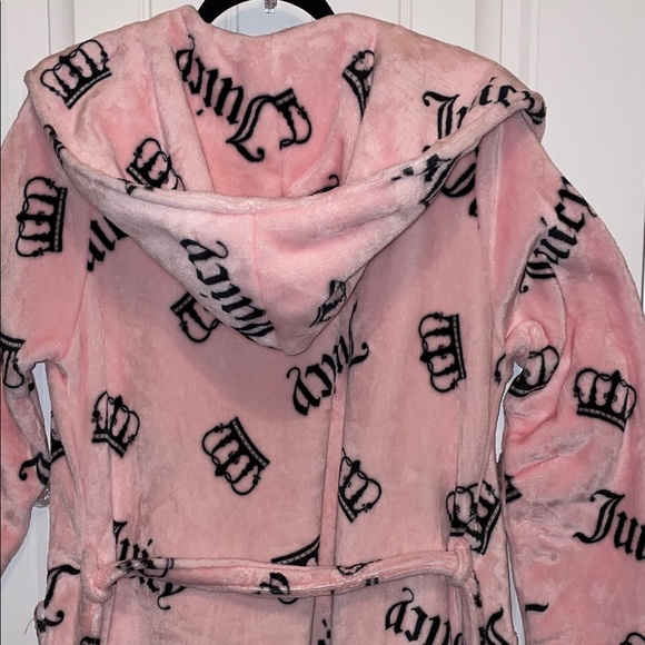 Juicy Couture L / XL Pink Luxe Plush Women’s Short Hooded Robe Logo&Crown Print - Picture 9 of 16